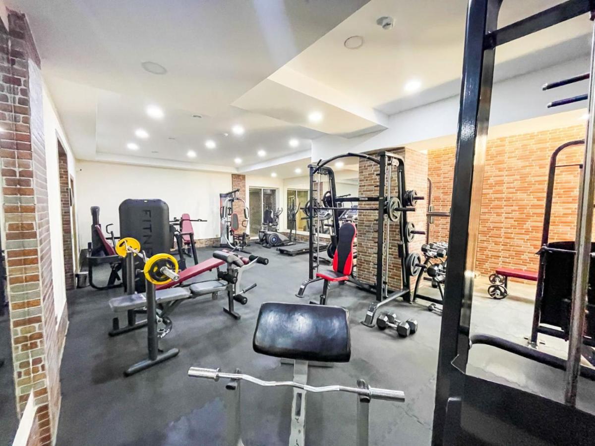 Premier Palace Baku Exterior photo The gym at the school