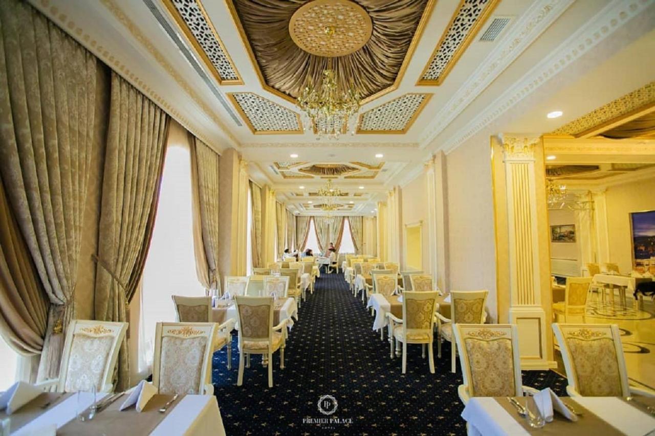 Premier Palace Baku Exterior photo The interior of the restaurant